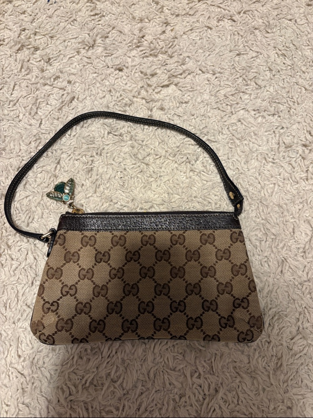 gucci gg canvas bumble bee charm pochette - Picture 2 of 5